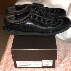 AUTHENTIC GUCCI SNEAKERS SIZE 39